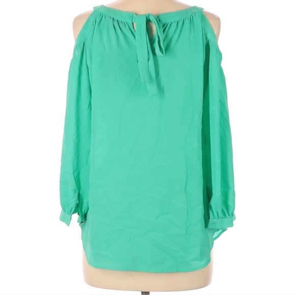 Kaari Blue 3/4 sleeve green blouse - Picture 2 of 5